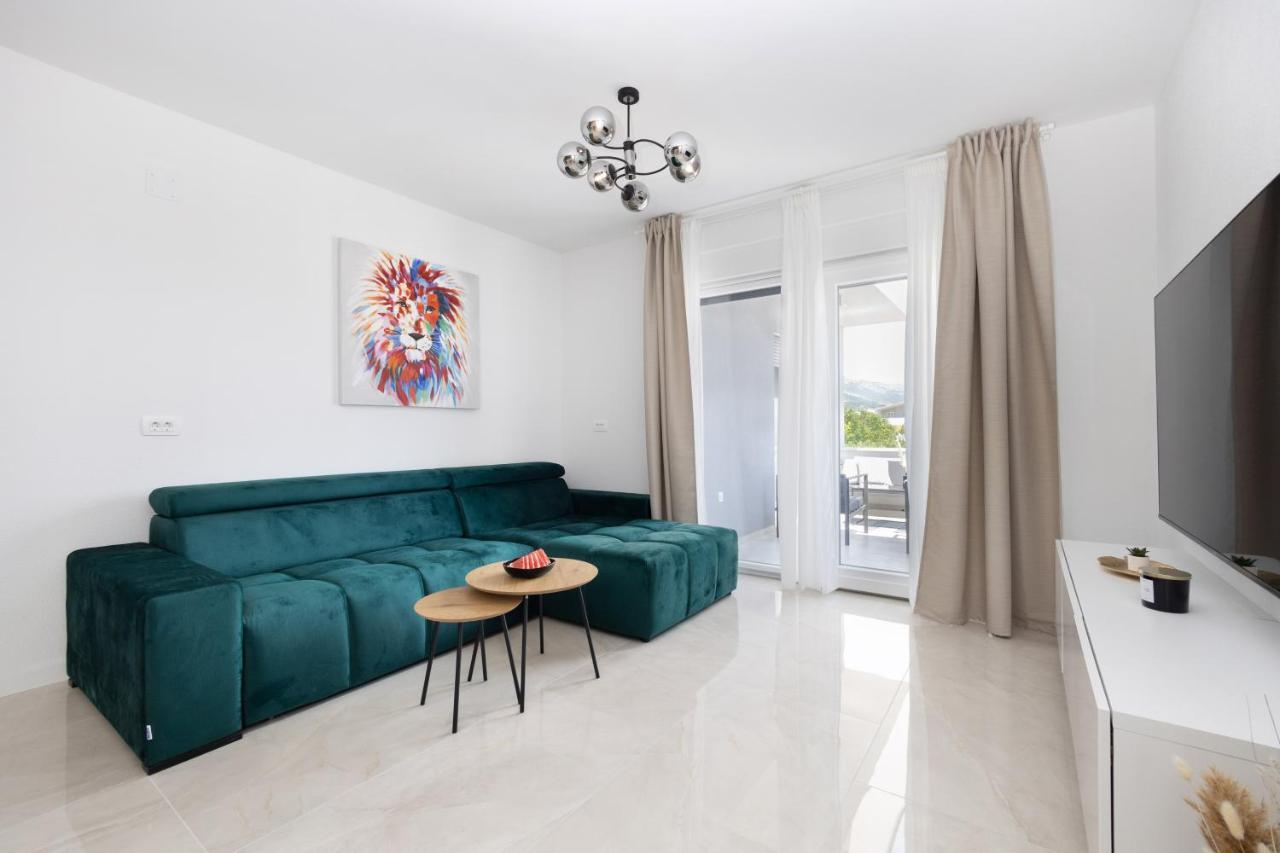 Bonaca Apartments With Terrace And Private Parking Kaštela Εξωτερικό φωτογραφία