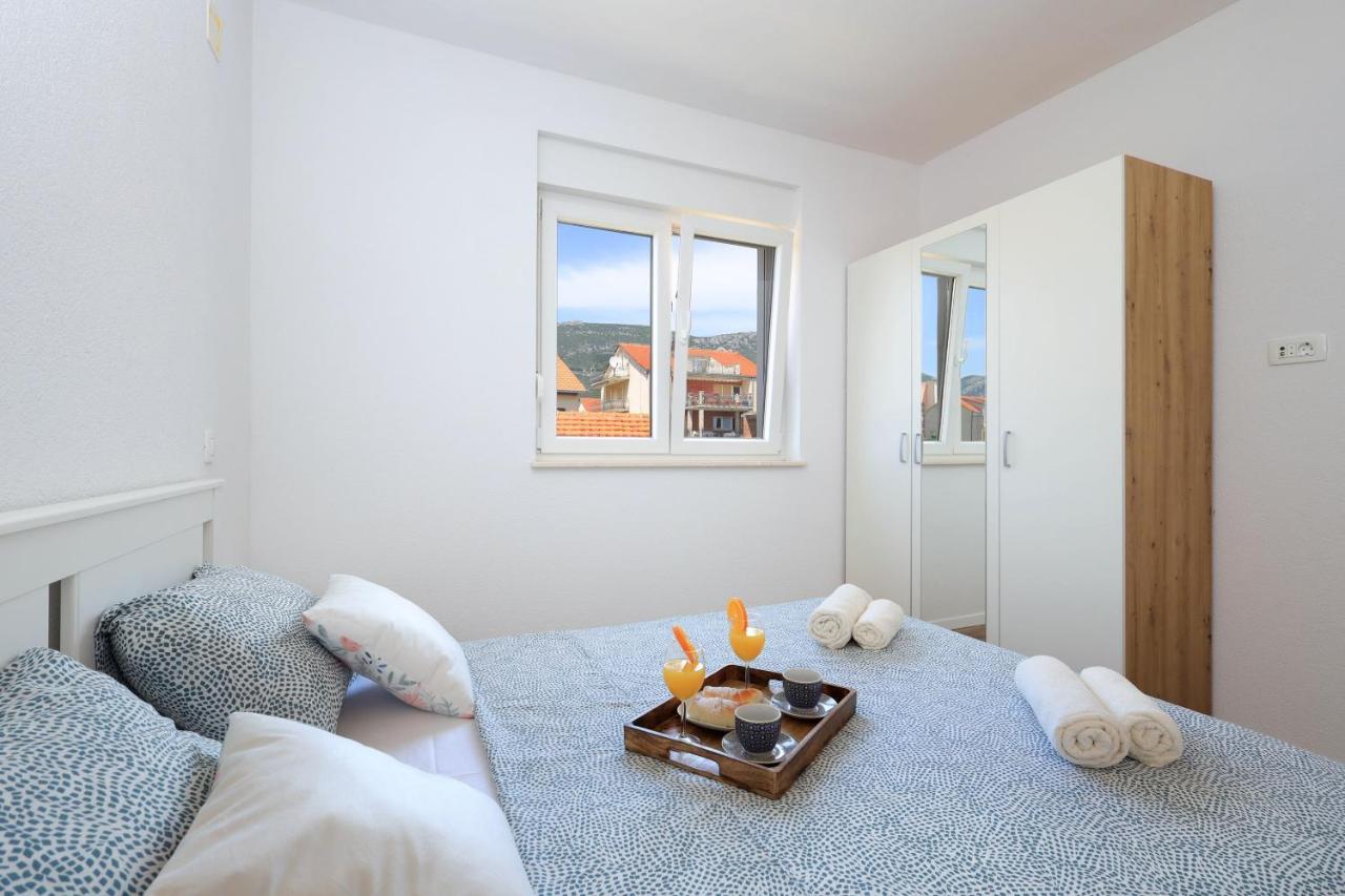 Bonaca Apartments With Terrace And Private Parking Kaštela Εξωτερικό φωτογραφία