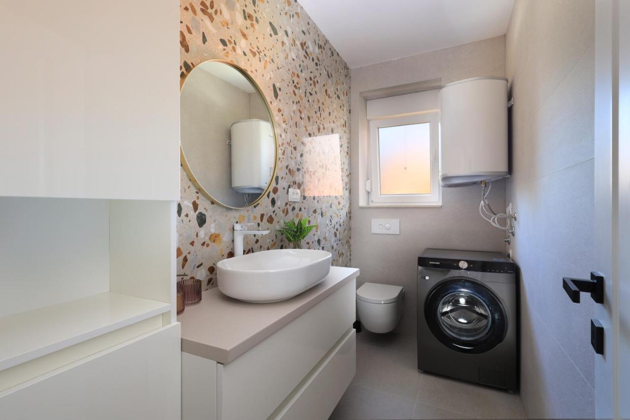 Bonaca Apartments With Terrace And Private Parking Kaštela Εξωτερικό φωτογραφία
