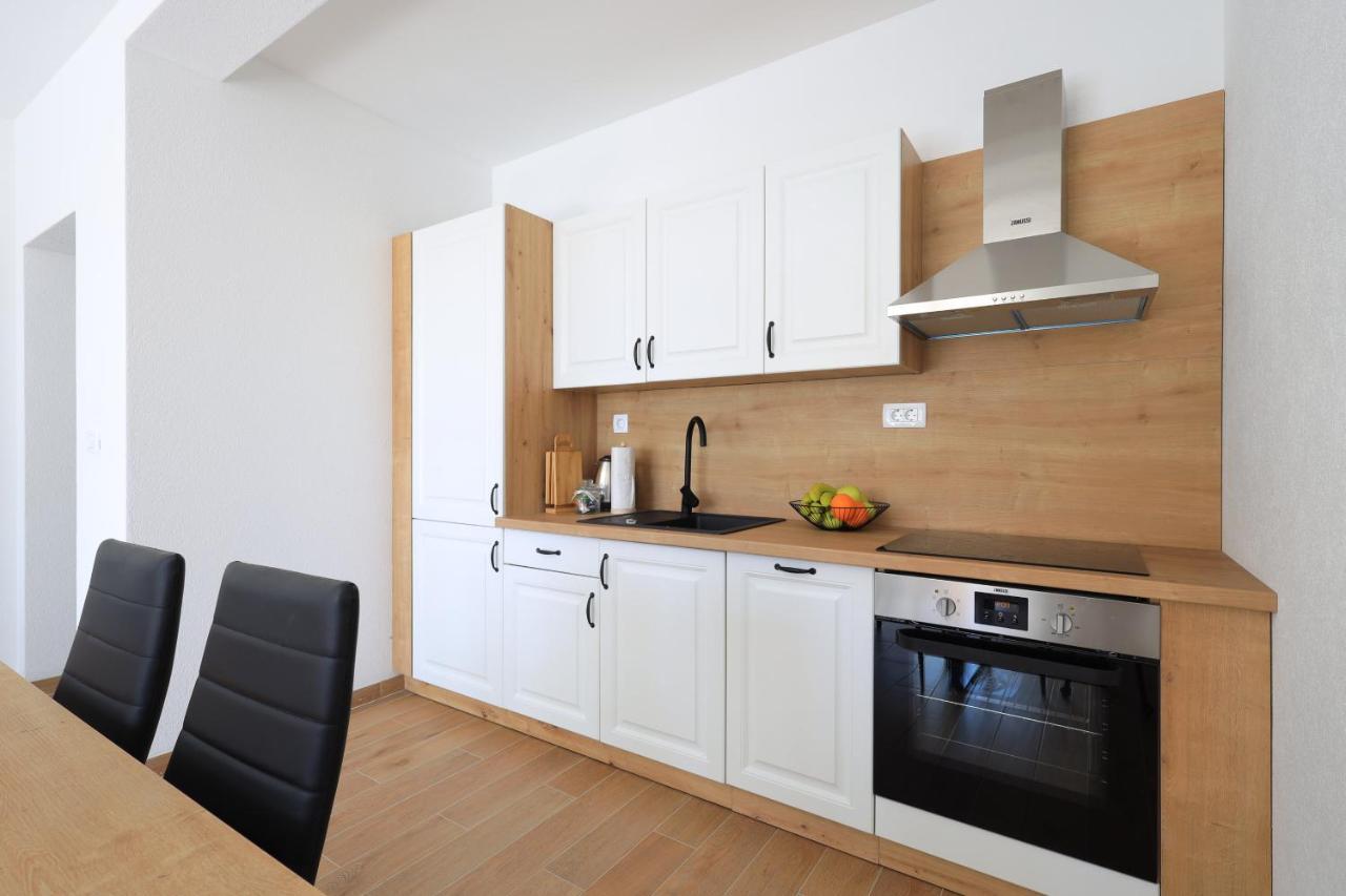 Bonaca Apartments With Terrace And Private Parking Kaštela Εξωτερικό φωτογραφία