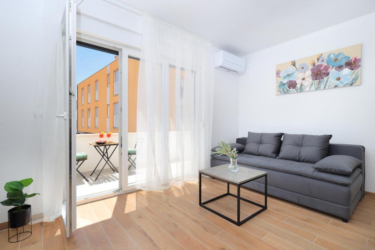 Bonaca Apartments With Terrace And Private Parking Kaštela Εξωτερικό φωτογραφία