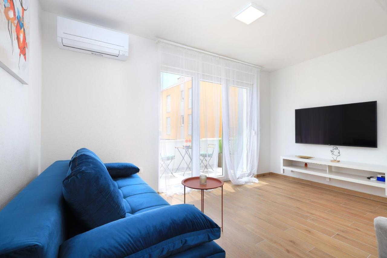 Bonaca Apartments With Terrace And Private Parking Kaštela Εξωτερικό φωτογραφία