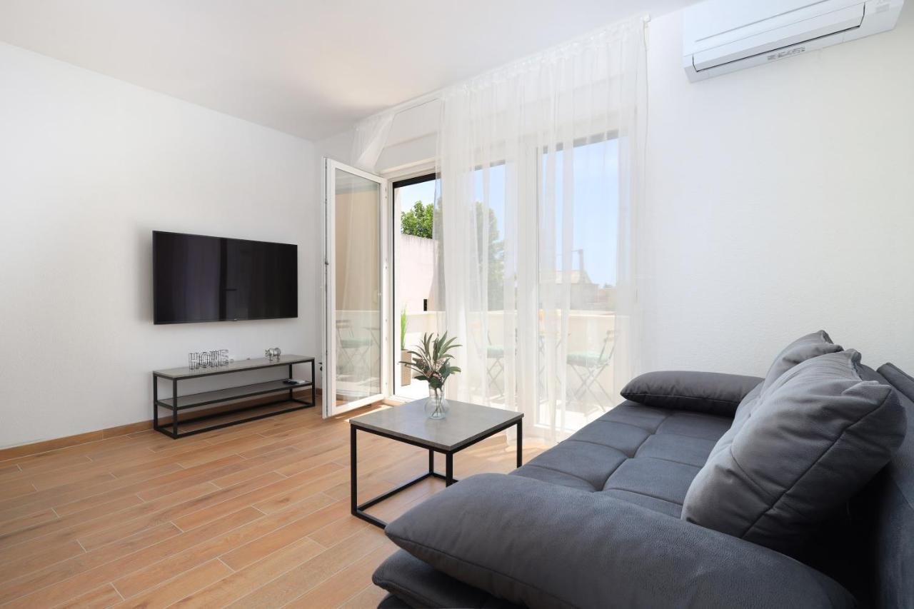Bonaca Apartments With Terrace And Private Parking Kaštela Εξωτερικό φωτογραφία