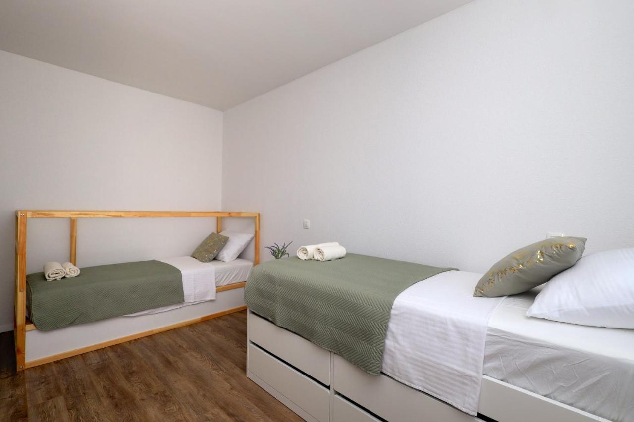 Bonaca Apartments With Terrace And Private Parking Kaštela Εξωτερικό φωτογραφία