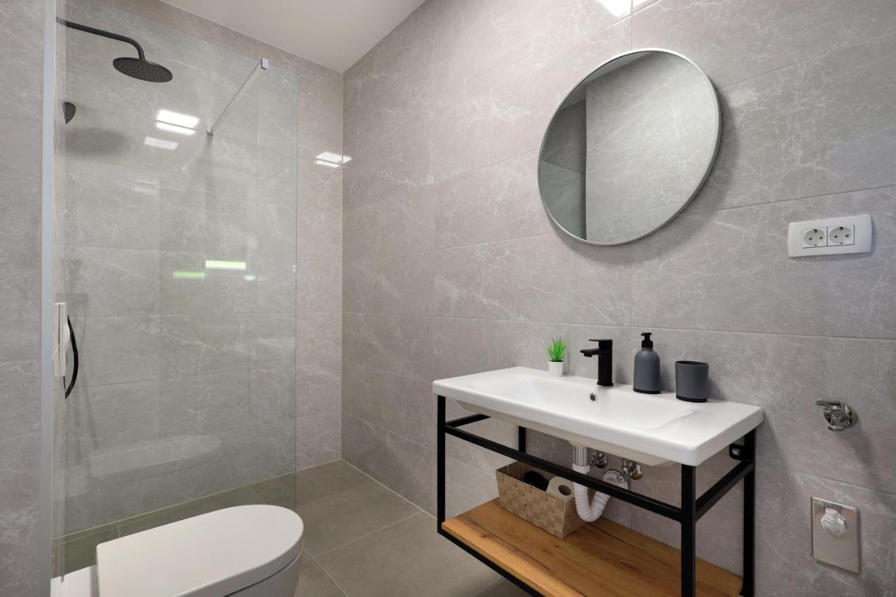 Bonaca Apartments With Terrace And Private Parking Kaštela Εξωτερικό φωτογραφία