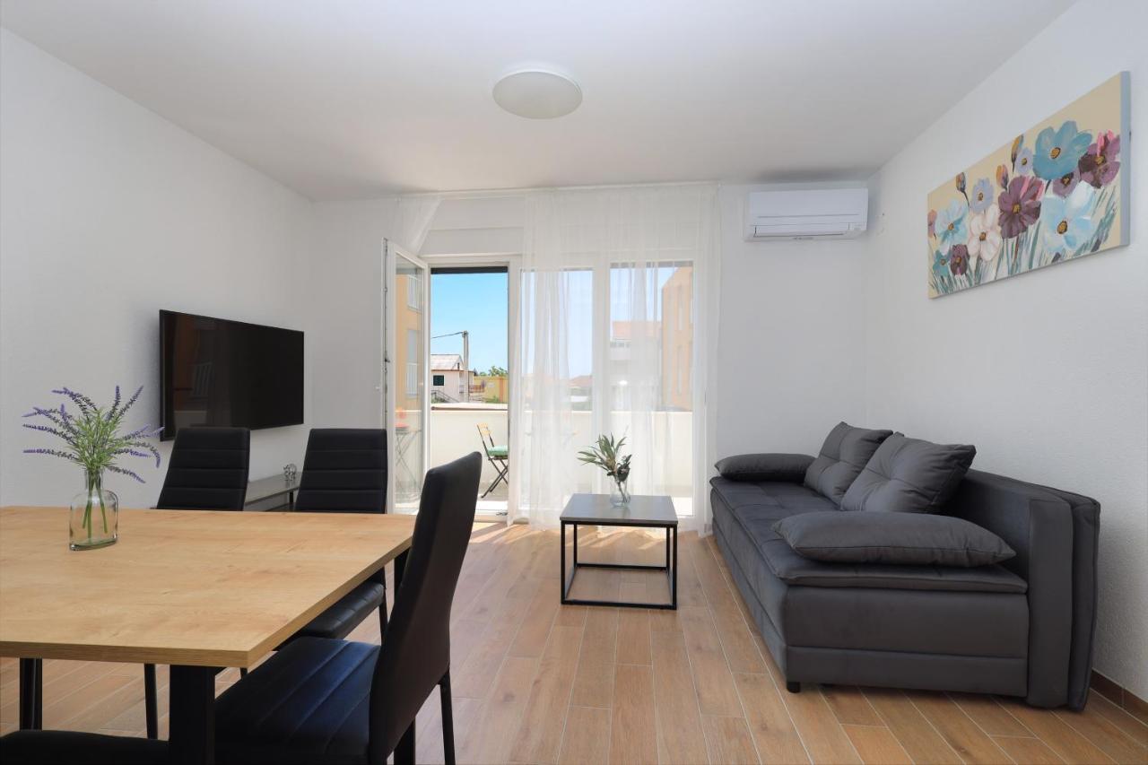 Bonaca Apartments With Terrace And Private Parking Kaštela Εξωτερικό φωτογραφία